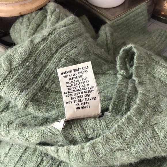 LL Bean Women's 80% Lambs Wool Cable Sweater Crewneck Green  Knit Sweater - Picture 11 of 11